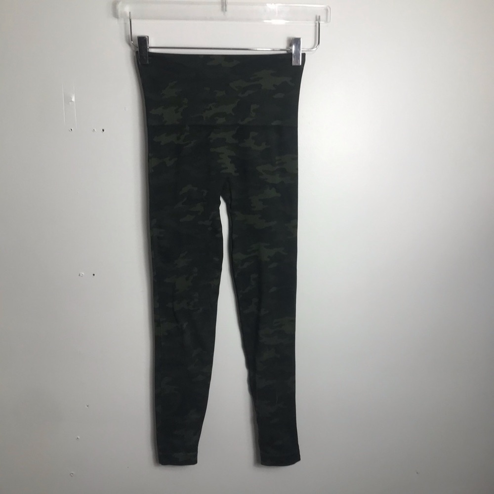 Green Camo Spanx leggings size small 1437